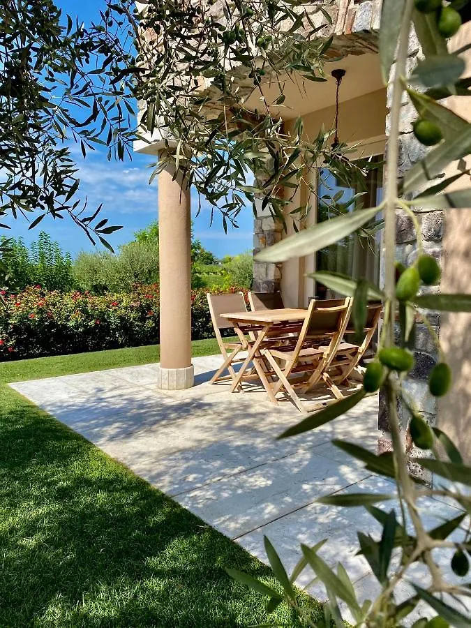 Villa Poggio Bardolino Guest house