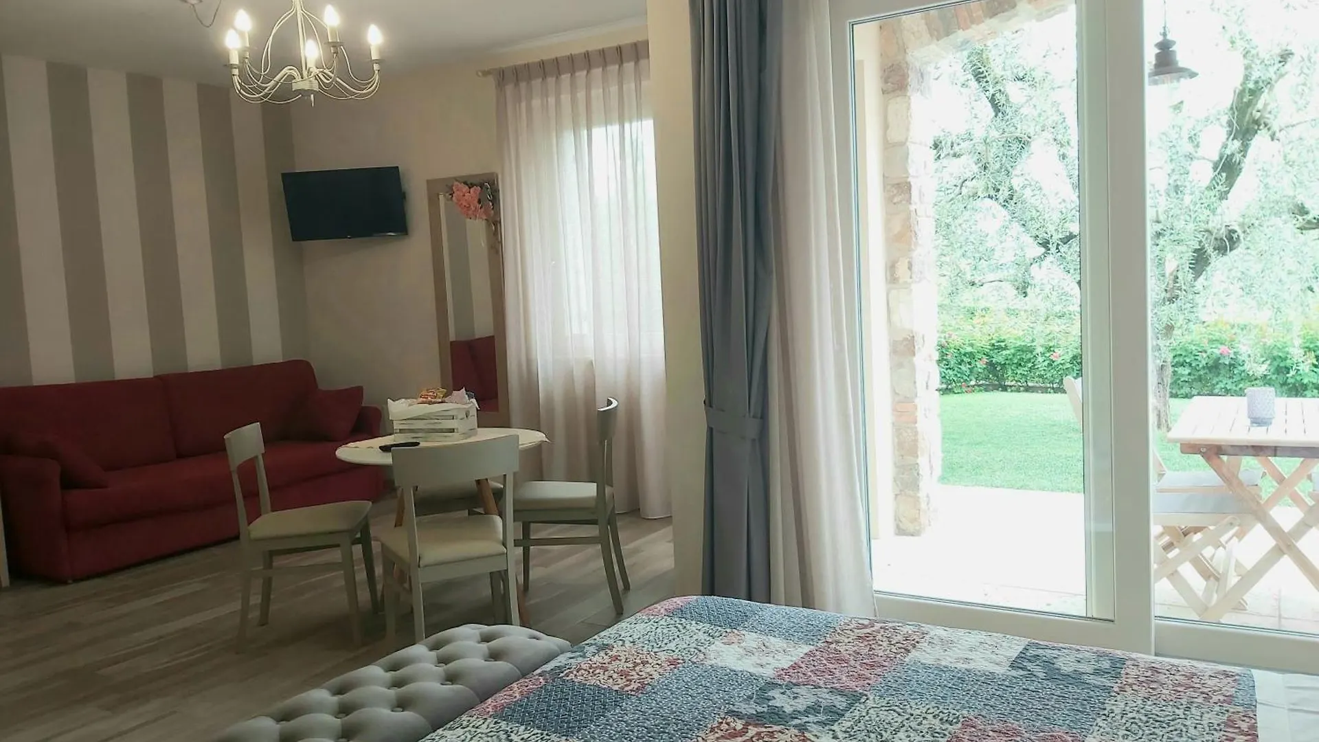 Villa Poggio Bardolino 0*,