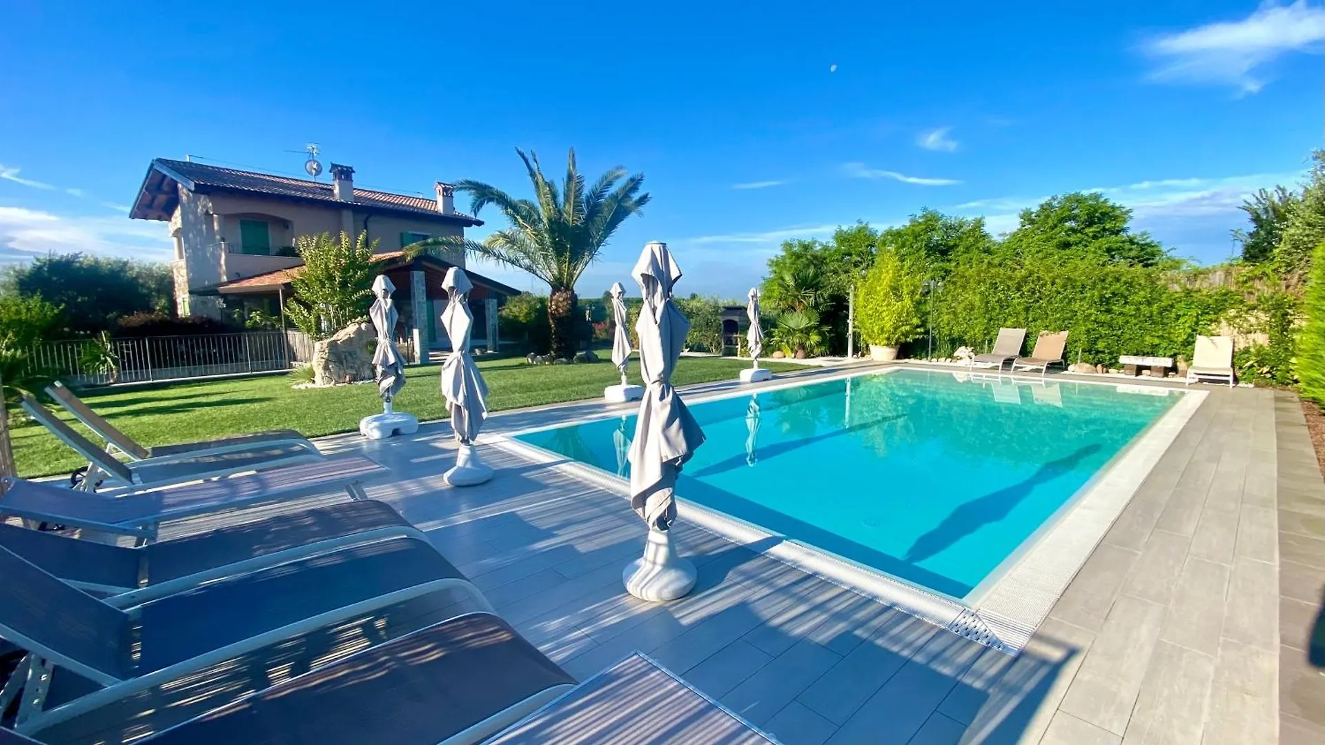 Villa Poggio Bardolino 0*,  Itálie